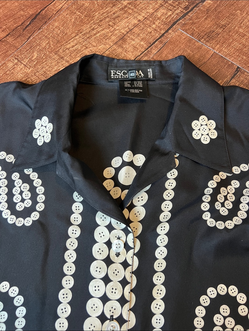 ESCADA button graphic cream and black button down collared long sleeve blouse 42 - Picture 4 of 10